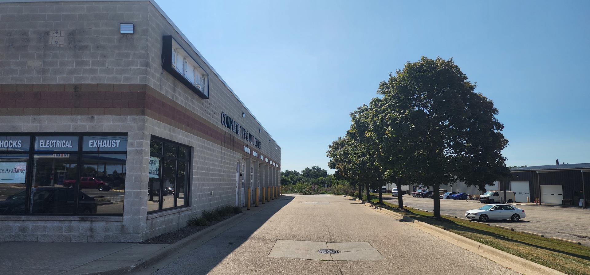 25 W Belvidere Road, Hainesville, IL 60030