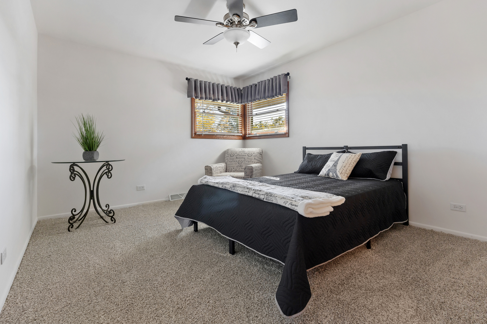 1811 N Aspen Drive, Mount Prospect, IL 60056