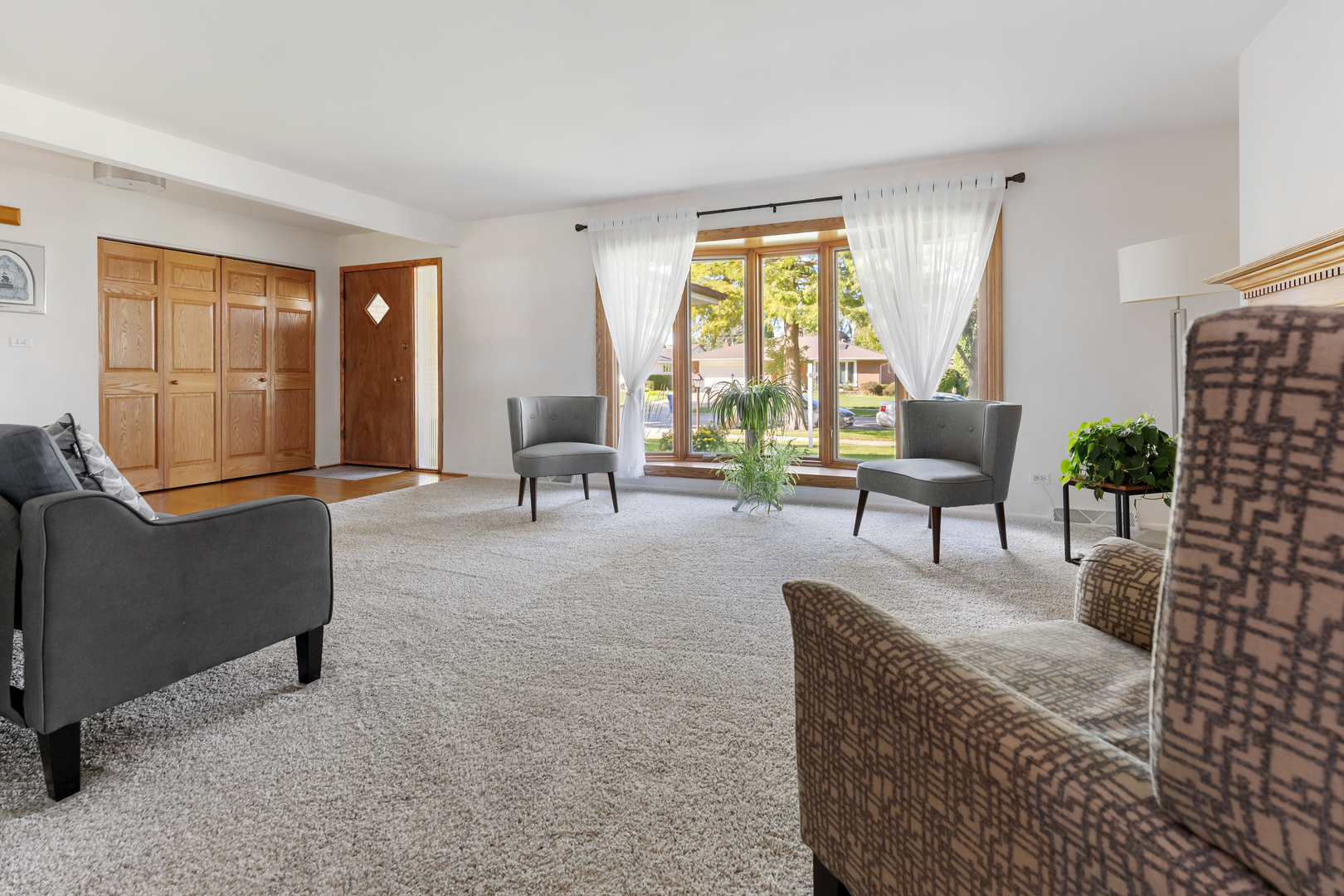 1811 N Aspen Drive, Mount Prospect, IL 60056