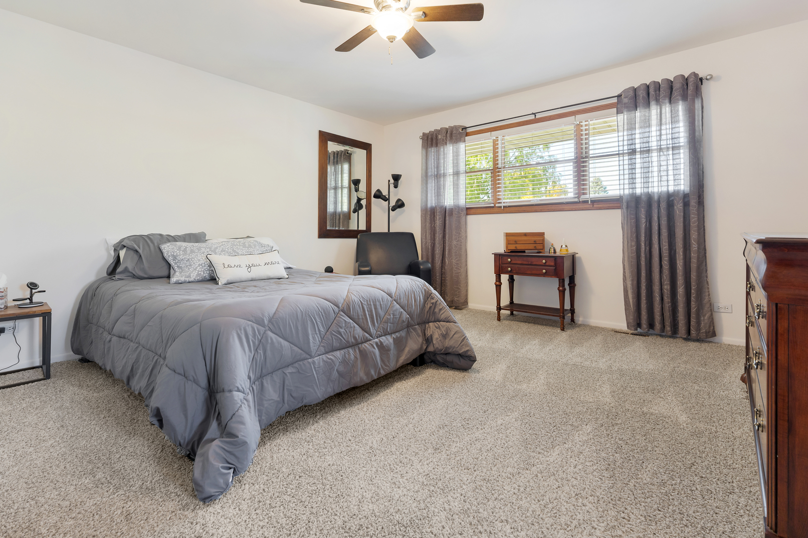 1811 N Aspen Drive, Mount Prospect, IL 60056