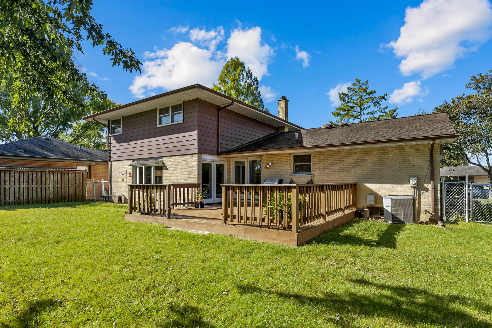 1811 N Aspen Drive, Mount Prospect, IL 60056