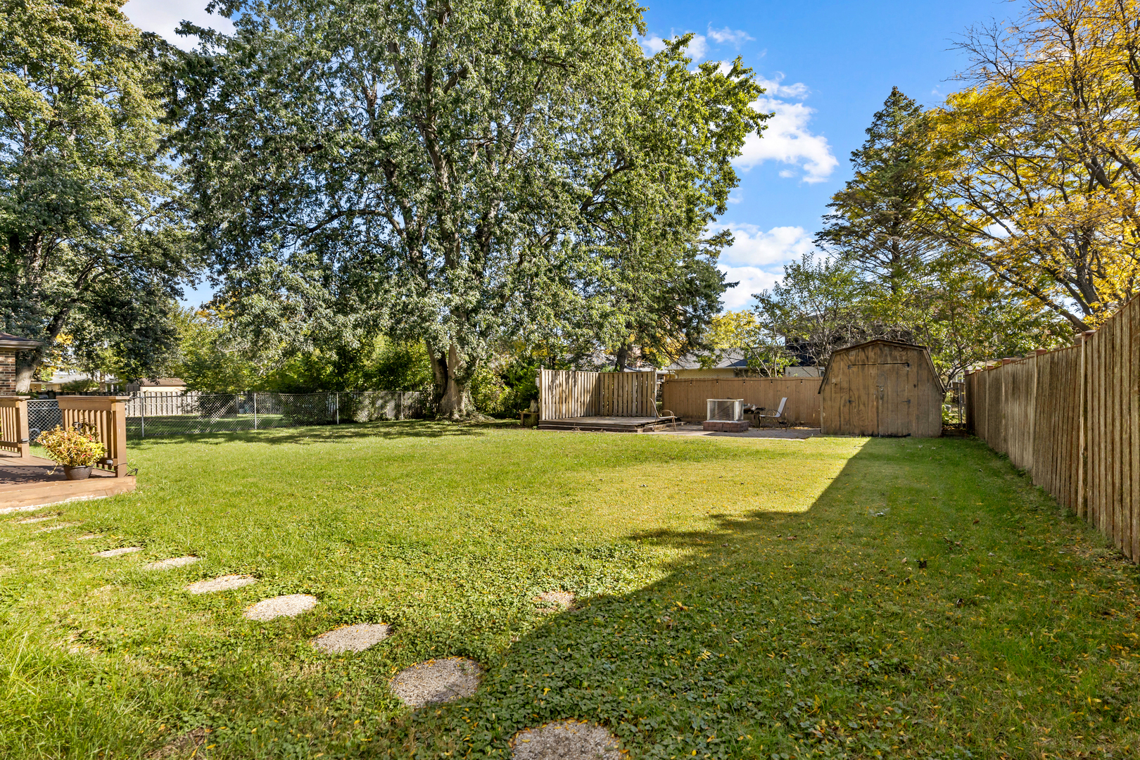 1811 N Aspen Drive, Mount Prospect, IL 60056