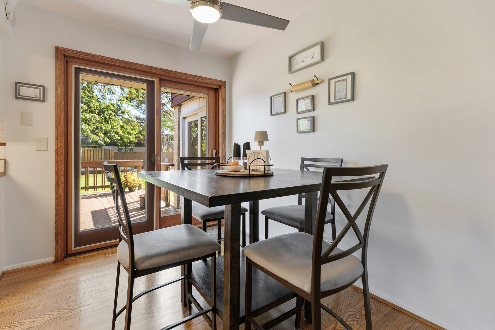 1811 N Aspen Drive, Mount Prospect, IL 60056