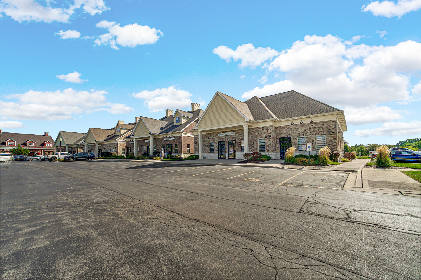 40W147 Campton Crossings Drive, Campton Hills, IL 60175