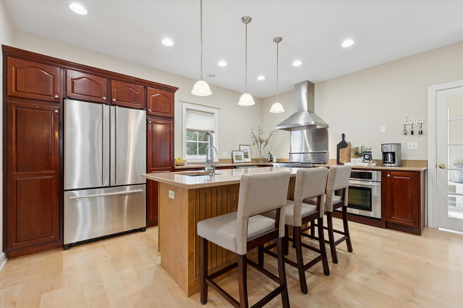 300 E Crescent Avenue, Elmhurst, IL 60126