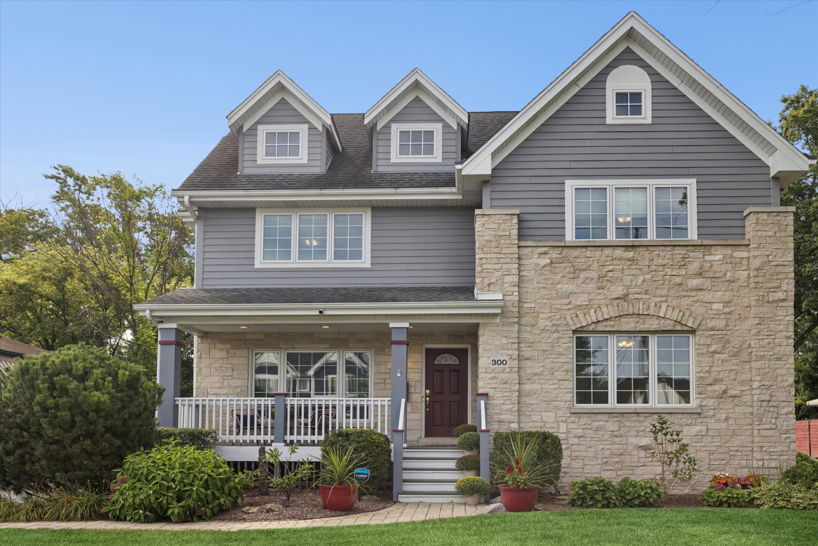 300 E Crescent Avenue, Elmhurst, IL 60126