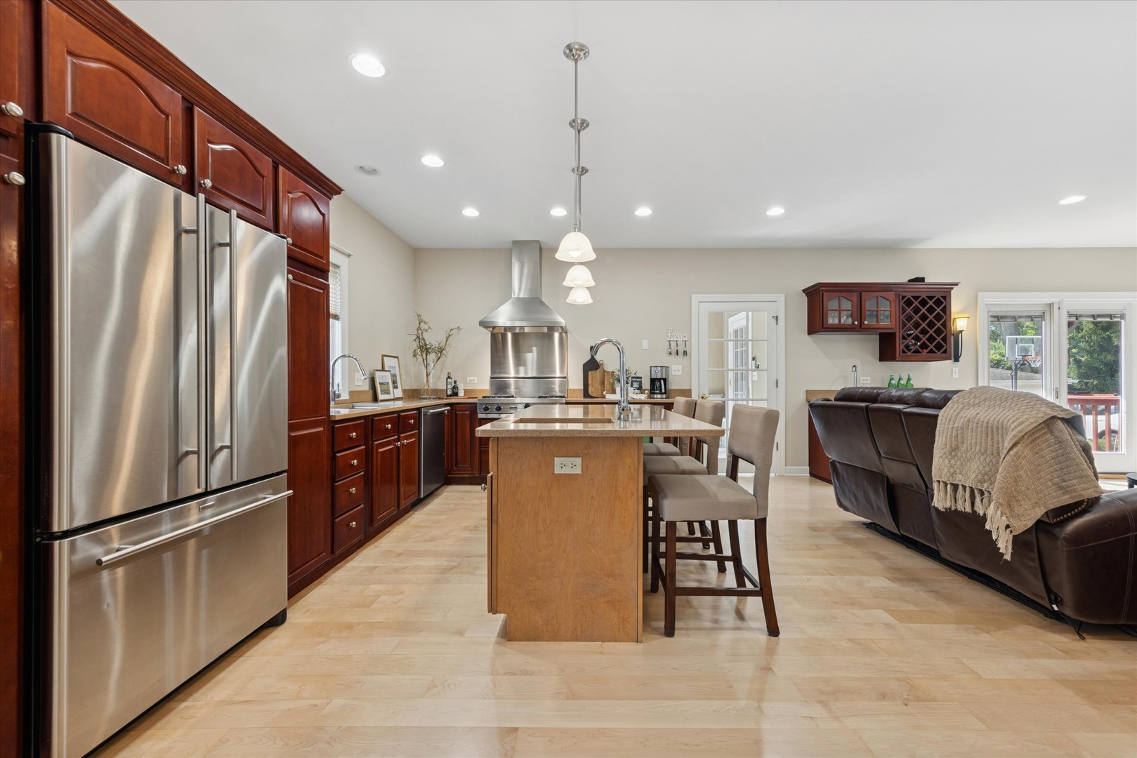 300 E Crescent Avenue, Elmhurst, IL 60126