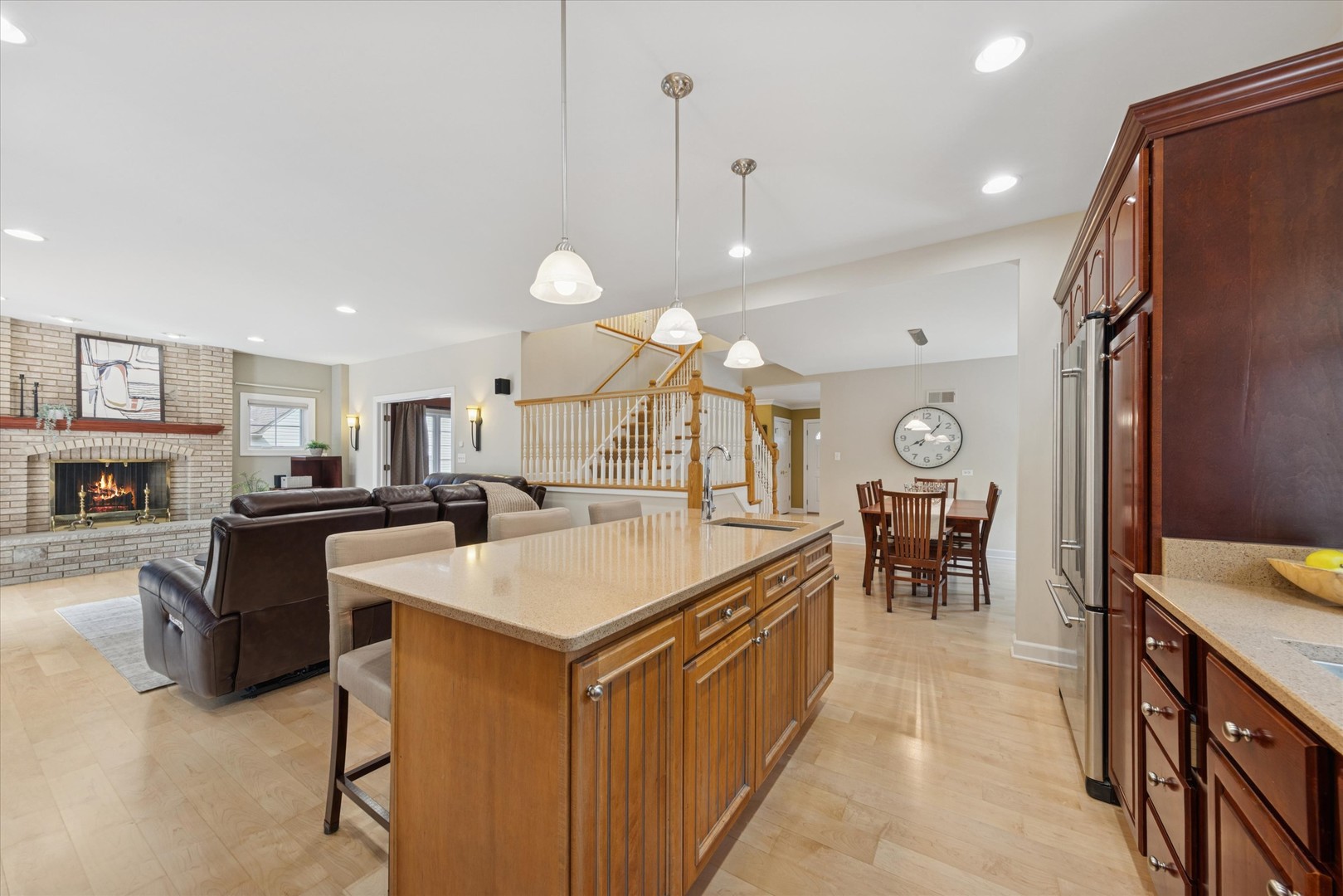 300 E Crescent Avenue, Elmhurst, IL 60126