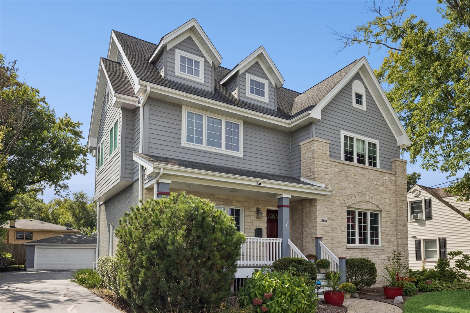 300 E Crescent Avenue, Elmhurst, IL 60126