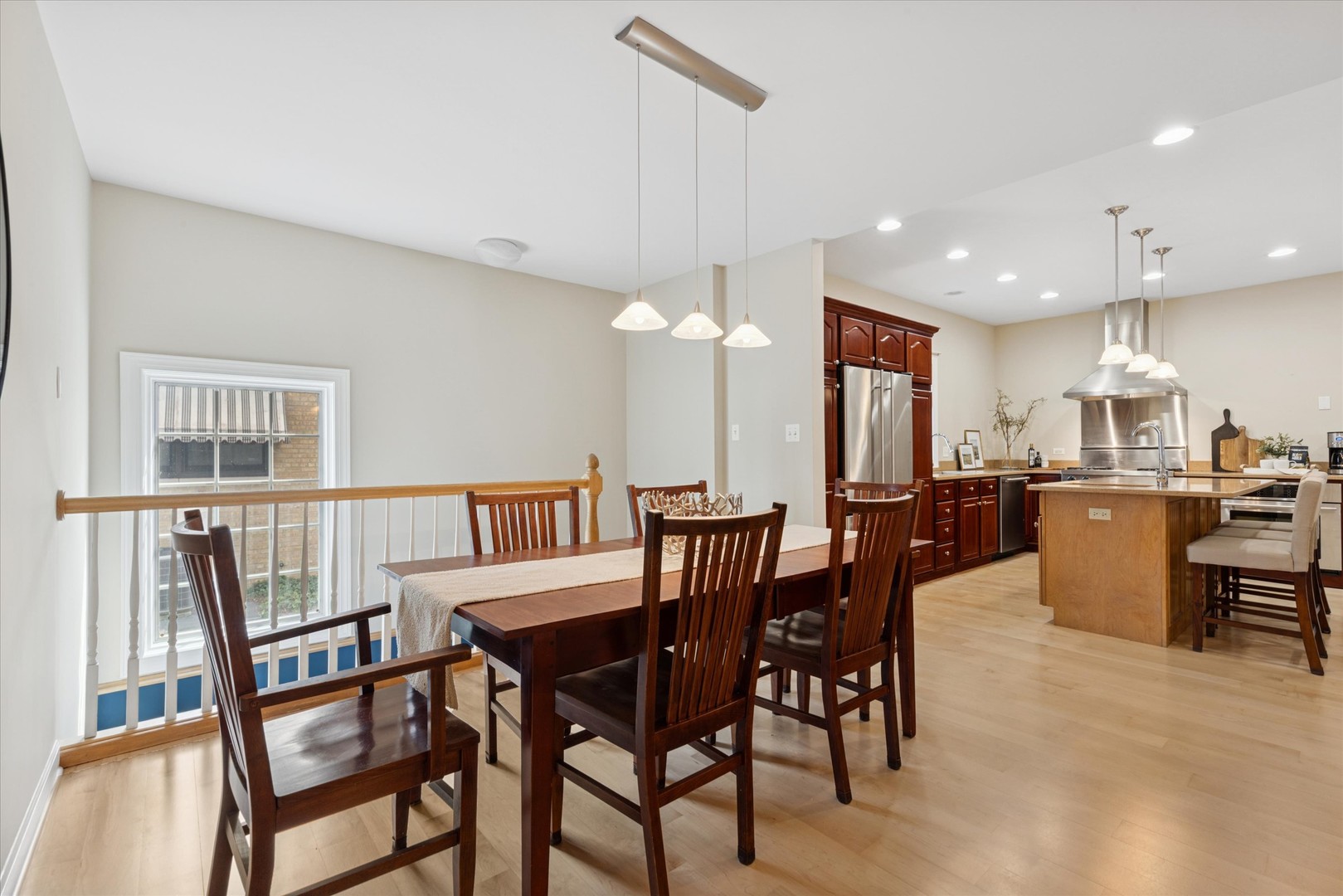 300 E Crescent Avenue, Elmhurst, IL 60126