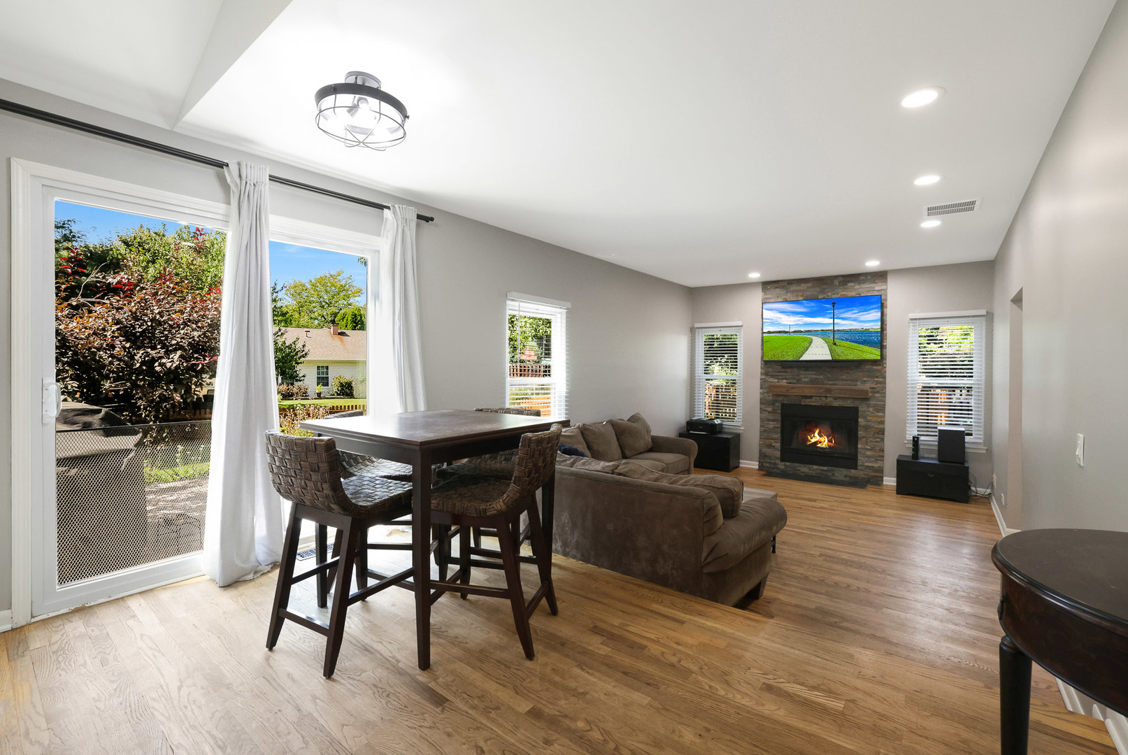 1384 Northgate Drive, Bartlett, IL 60103