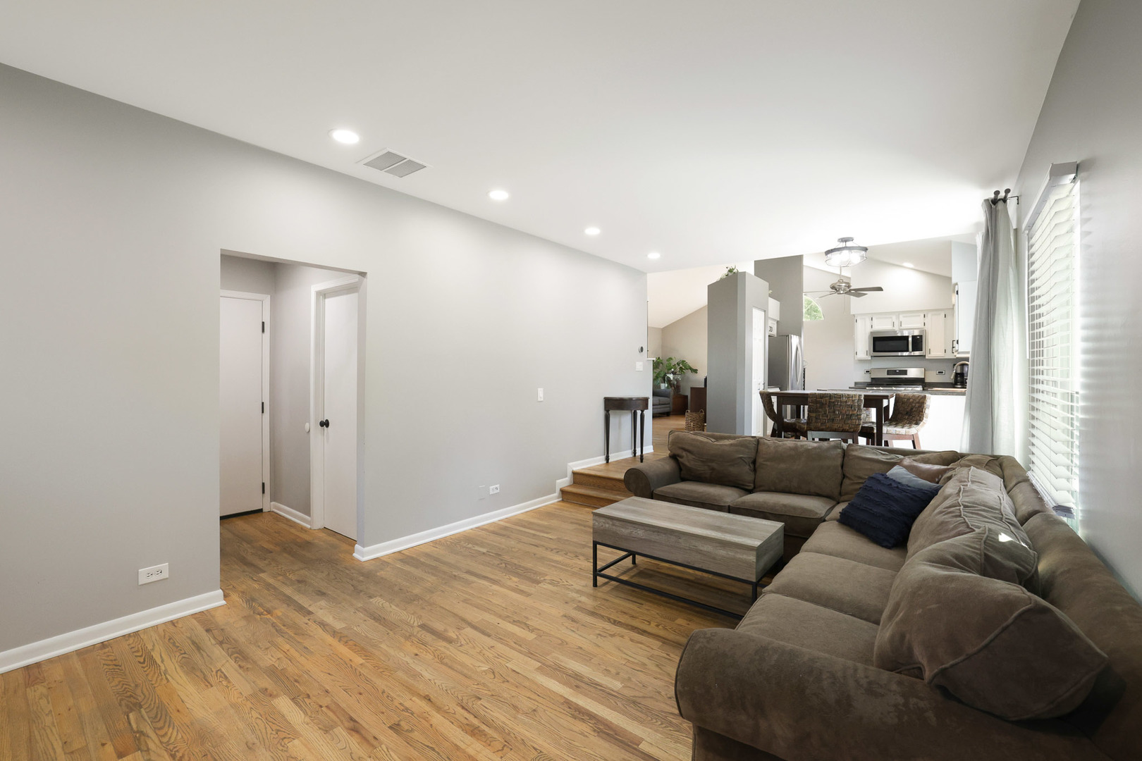 1384 Northgate Drive, Bartlett, IL 60103