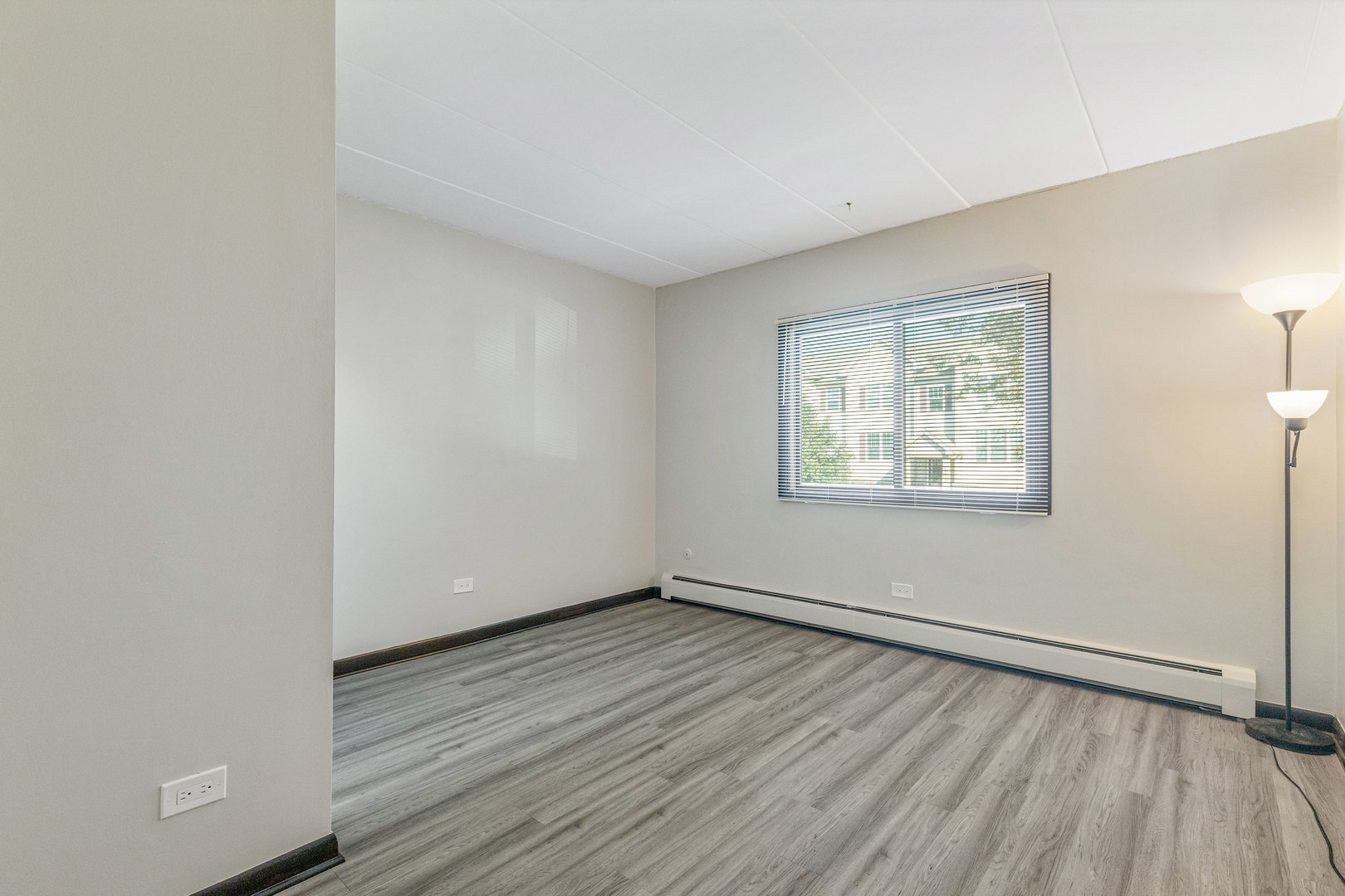 1279 Harding Avenue #2B, Des Plaines, IL 60016