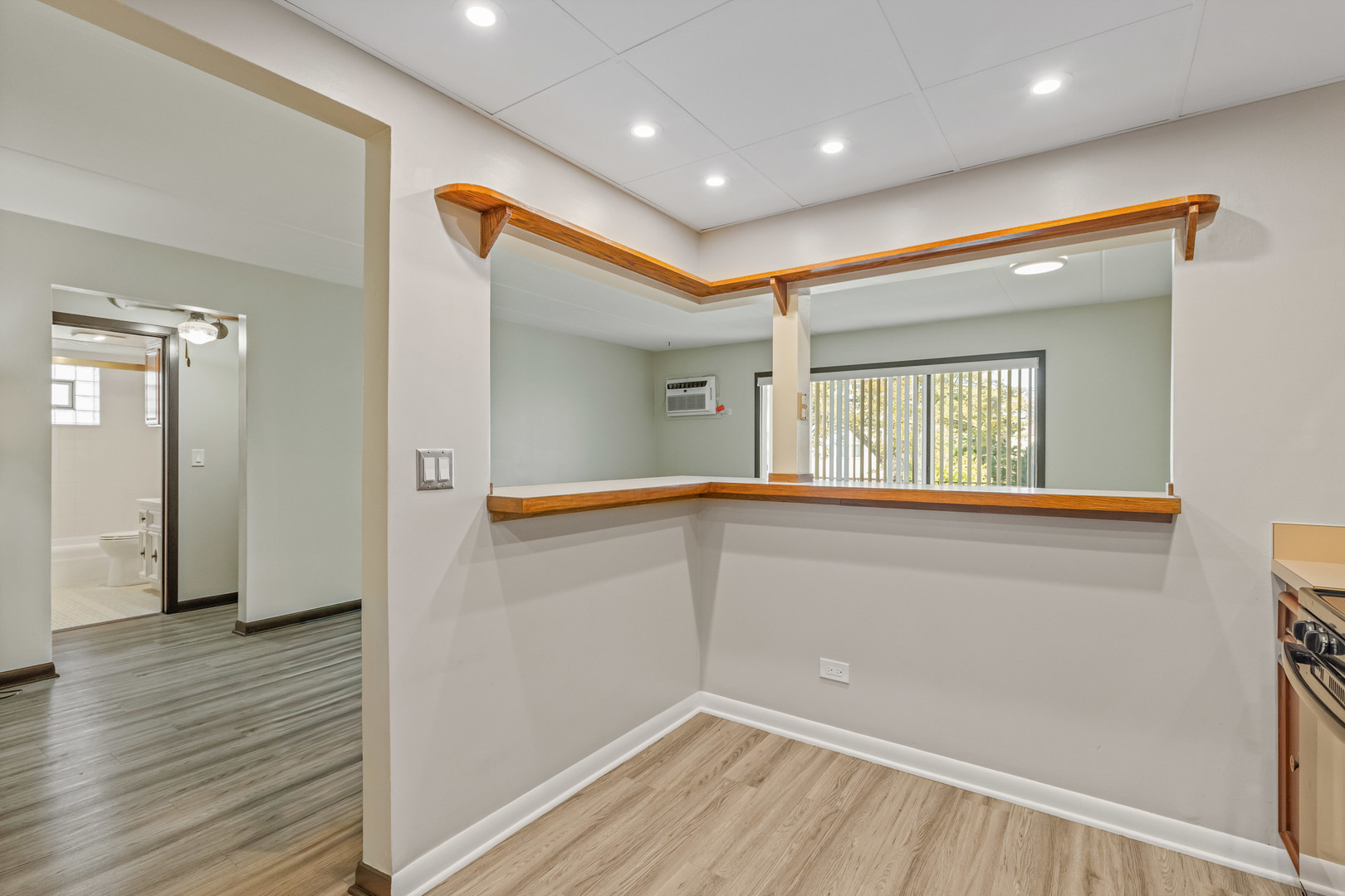 1279 Harding Avenue #2B, Des Plaines, IL 60016