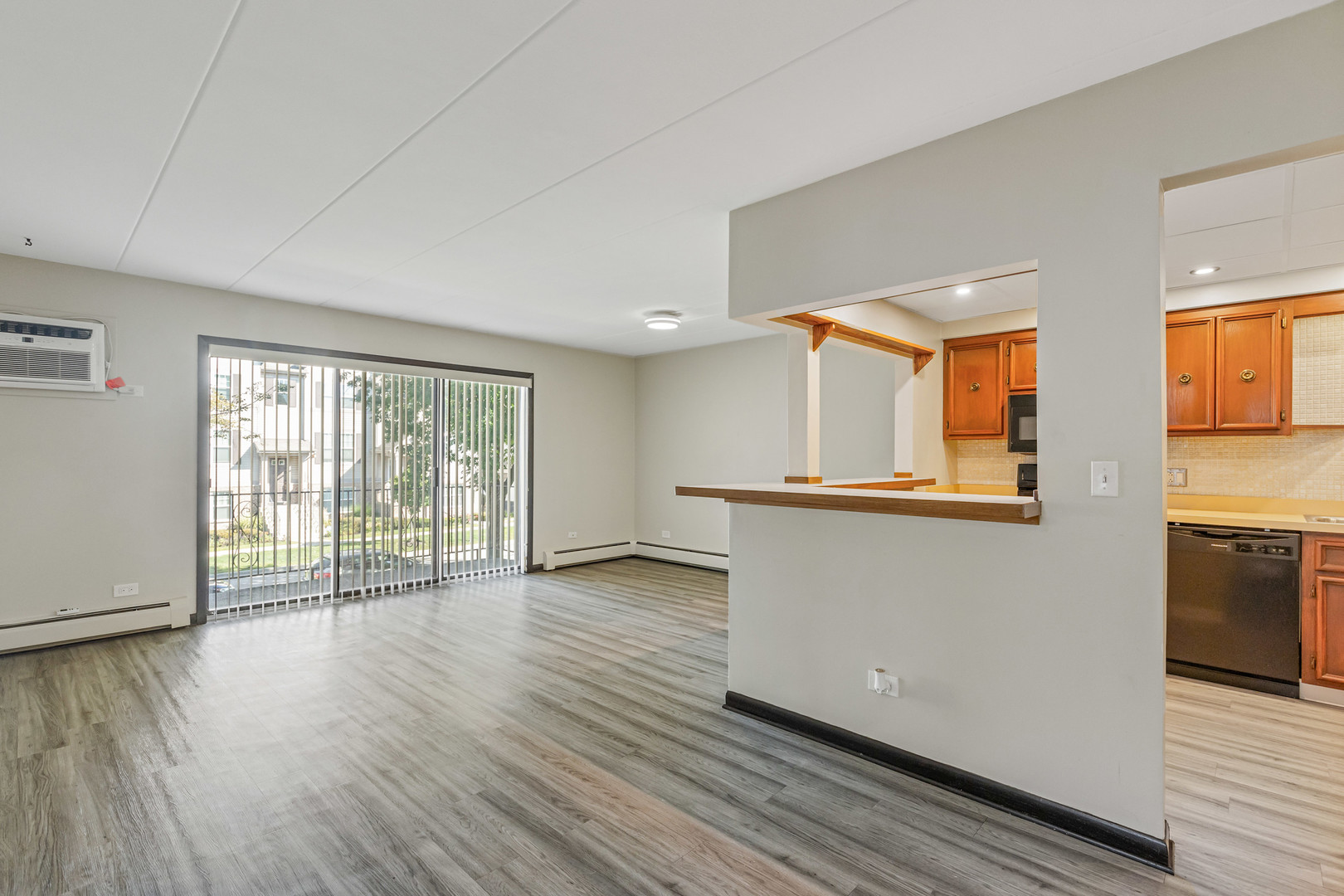 1279 Harding Avenue #2B, Des Plaines, IL 60016