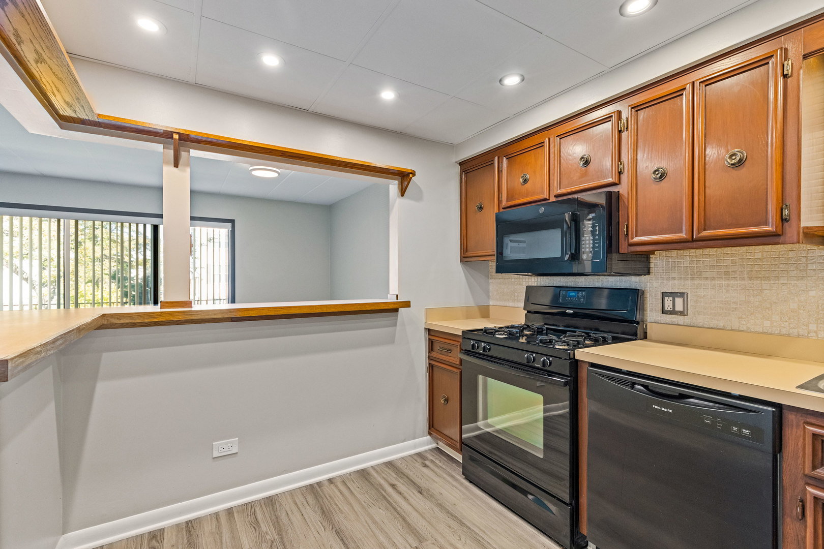 1279 Harding Avenue #2B, Des Plaines, IL 60016