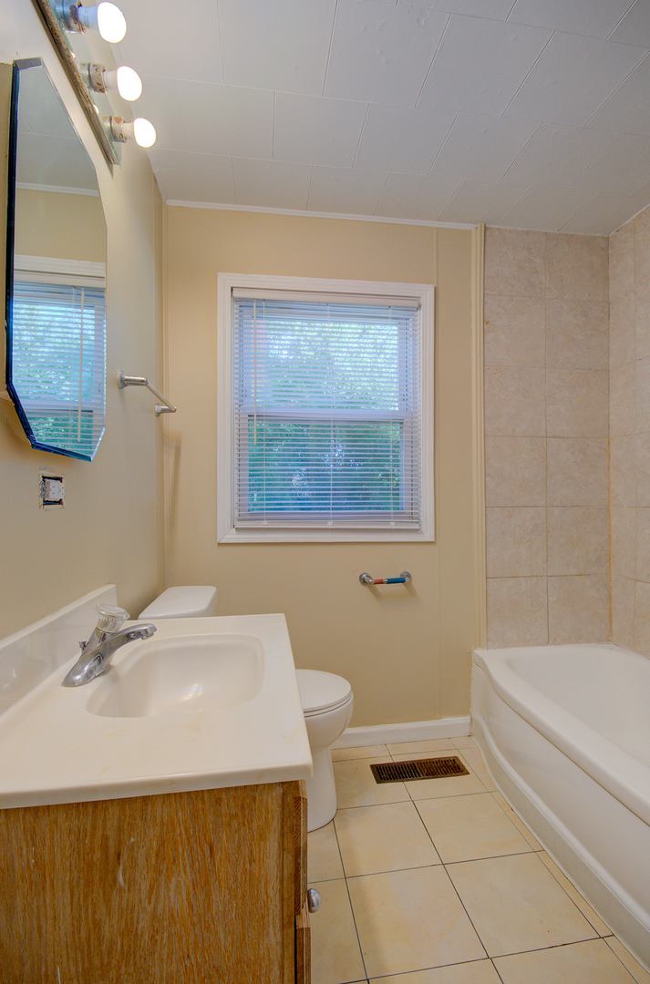 2005 Mcdonough Street, Joliet, IL 60436