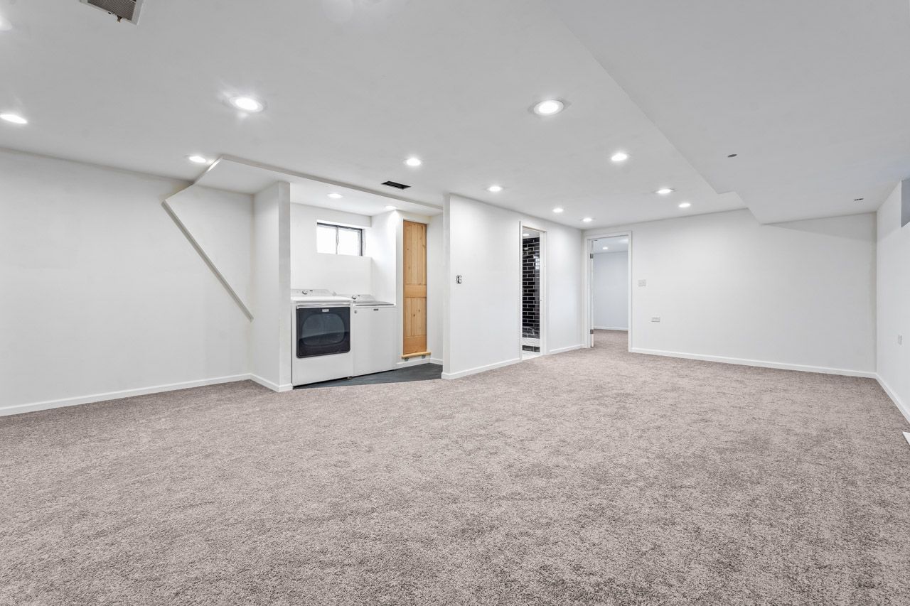 3904 W Eddy Street, Chicago, IL 60618