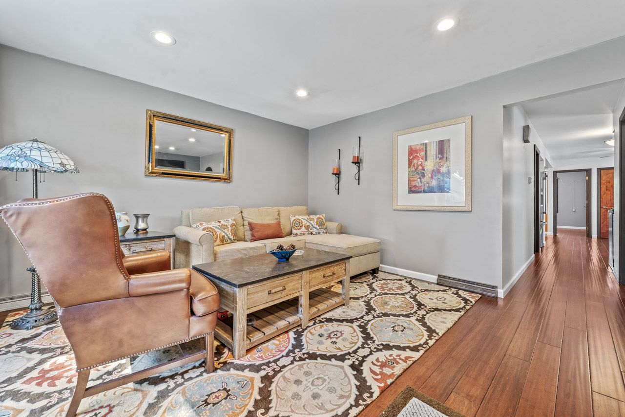 3904 W Eddy Street, Chicago, IL 60618