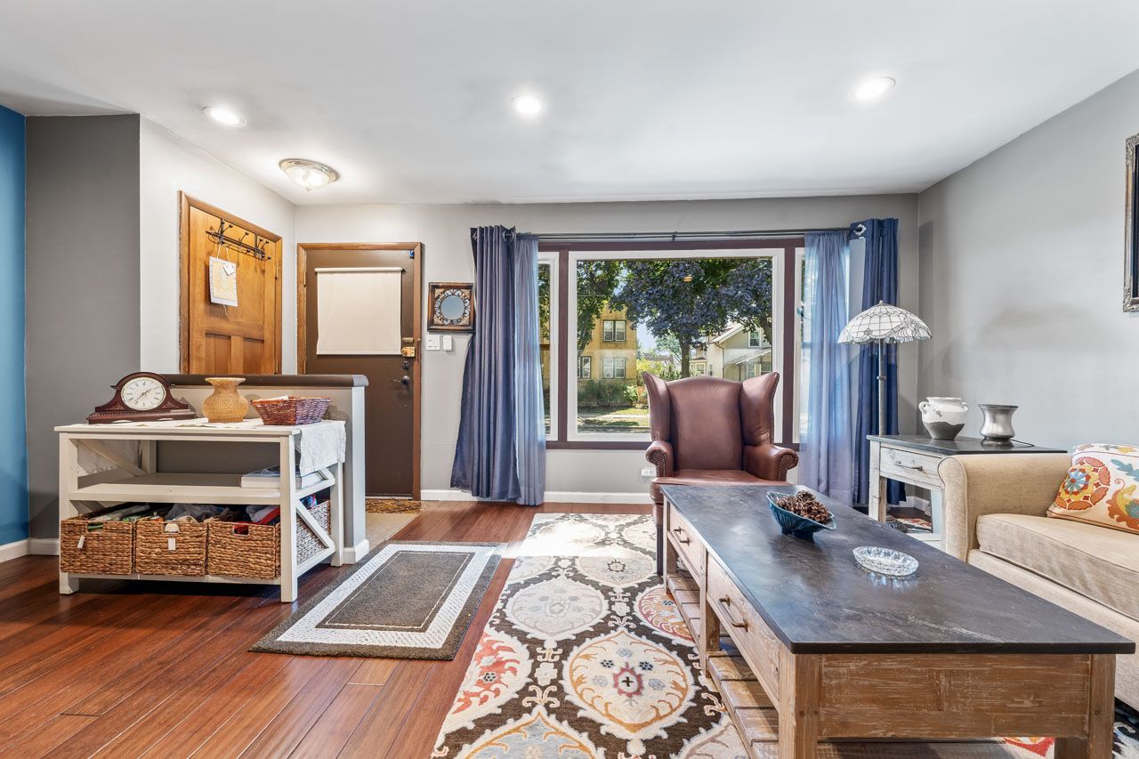 3904 W Eddy Street, Chicago, IL 60618