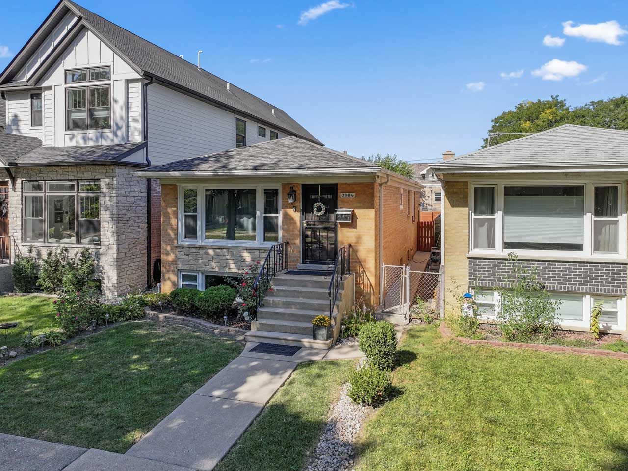 3904 W Eddy Street, Chicago, IL 60618