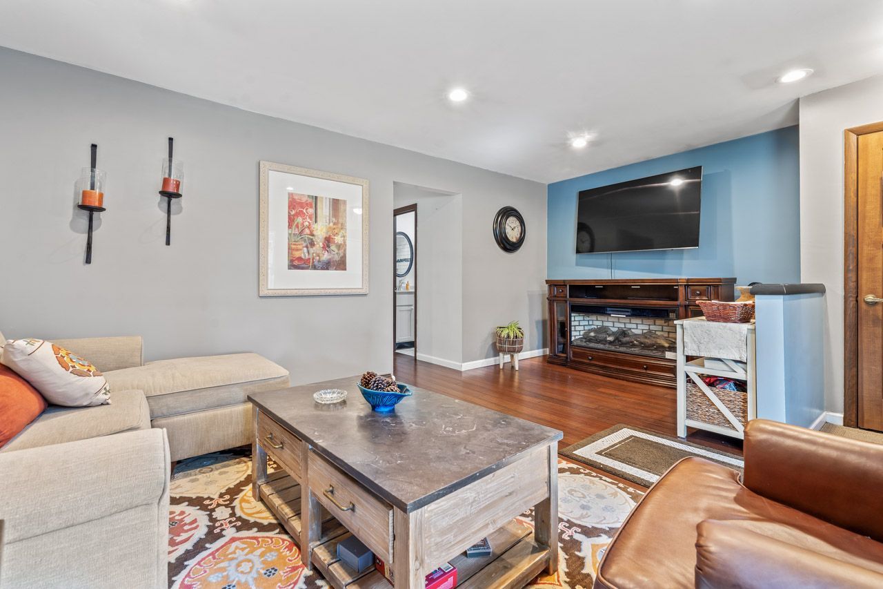 3904 W Eddy Street, Chicago, IL 60618