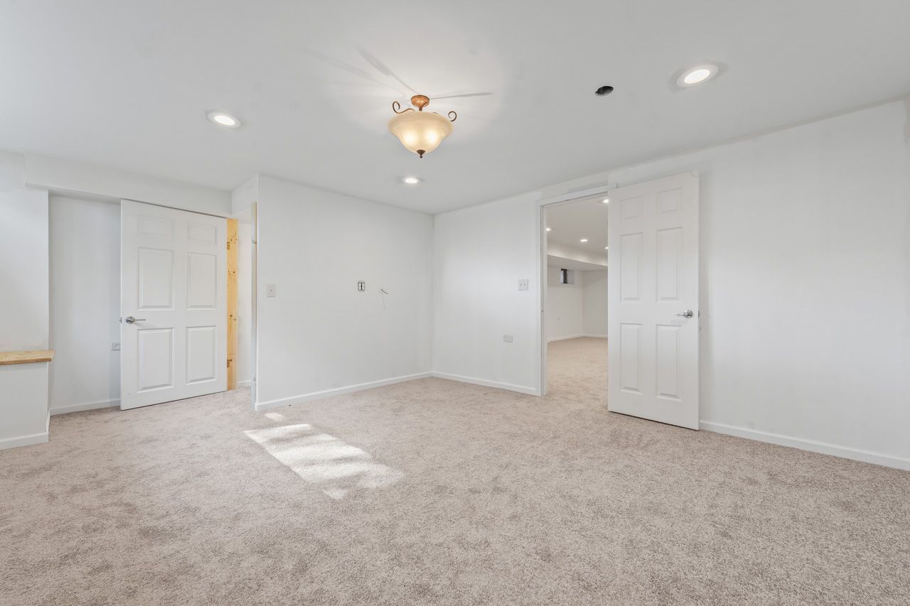 3904 W Eddy Street, Chicago, IL 60618