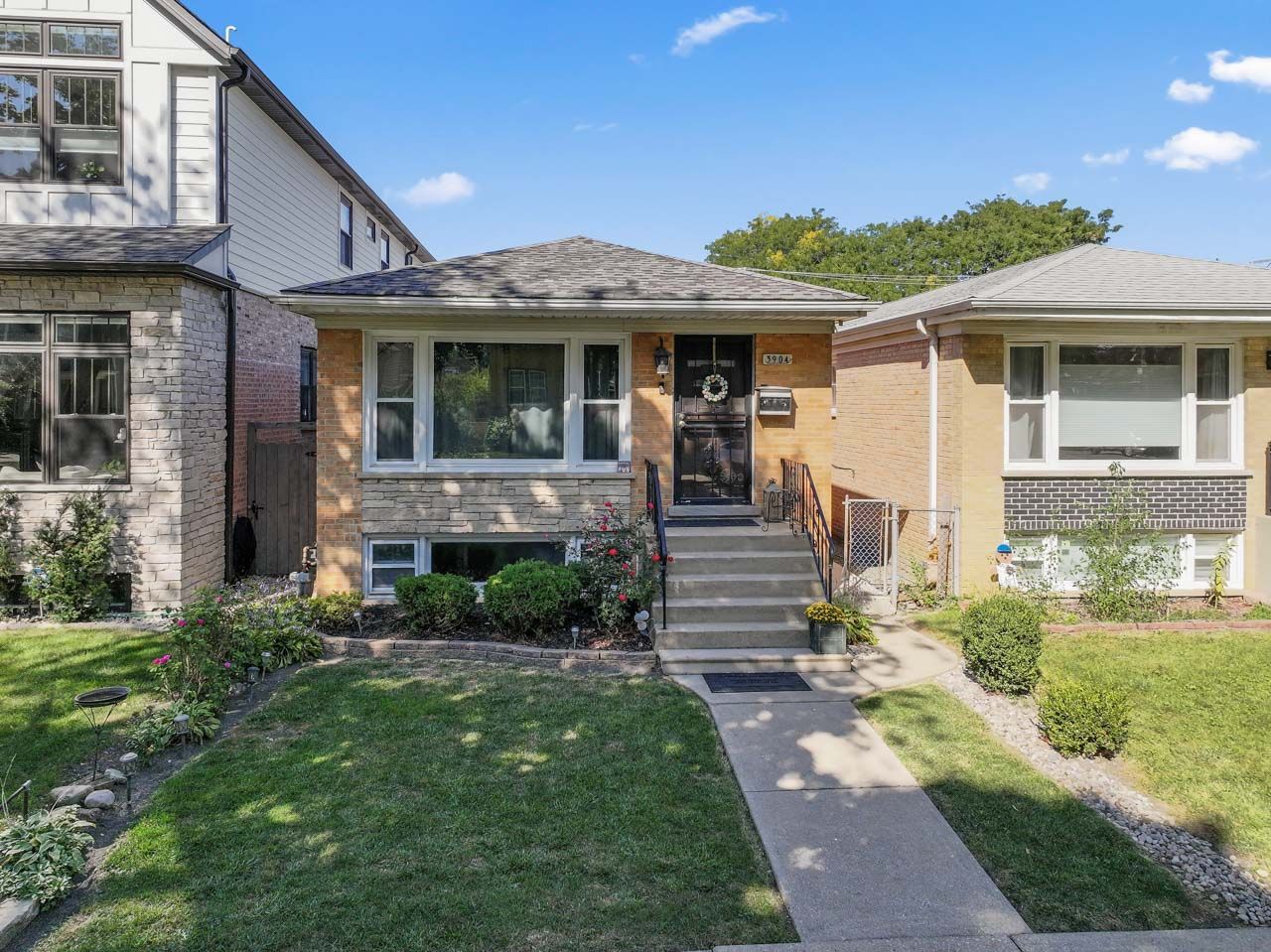 3904 W Eddy Street, Chicago, IL 60618