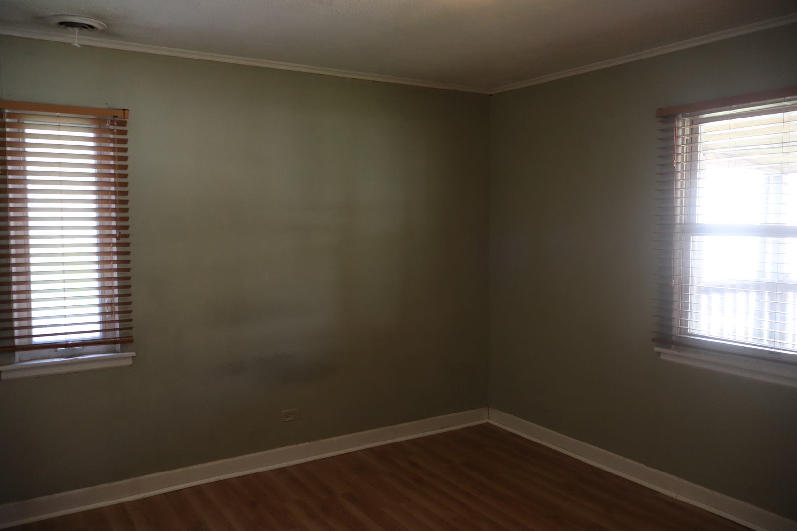 14832 KENNETH Avenue, Midlothian, IL 60445