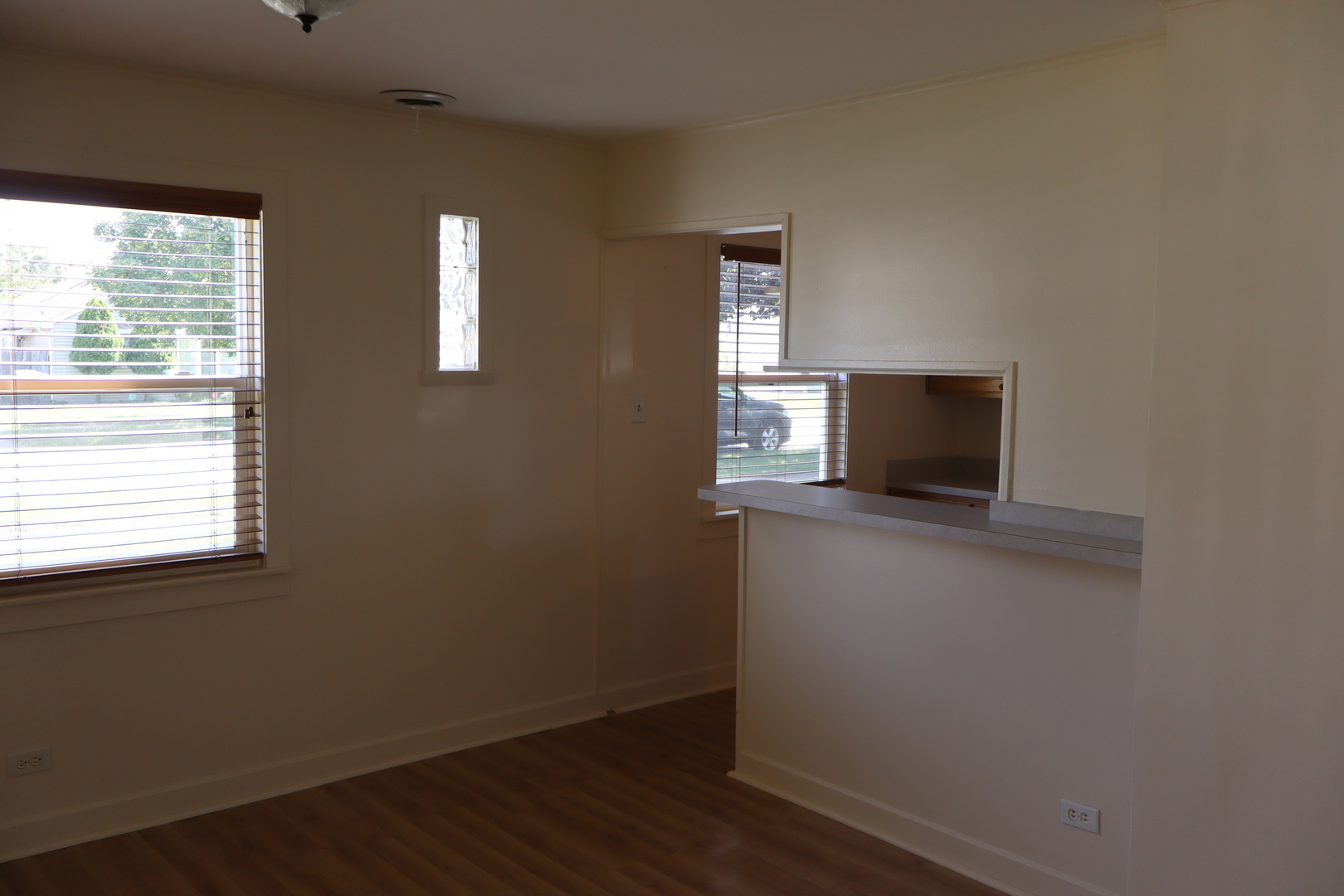 14832 KENNETH Avenue, Midlothian, IL 60445