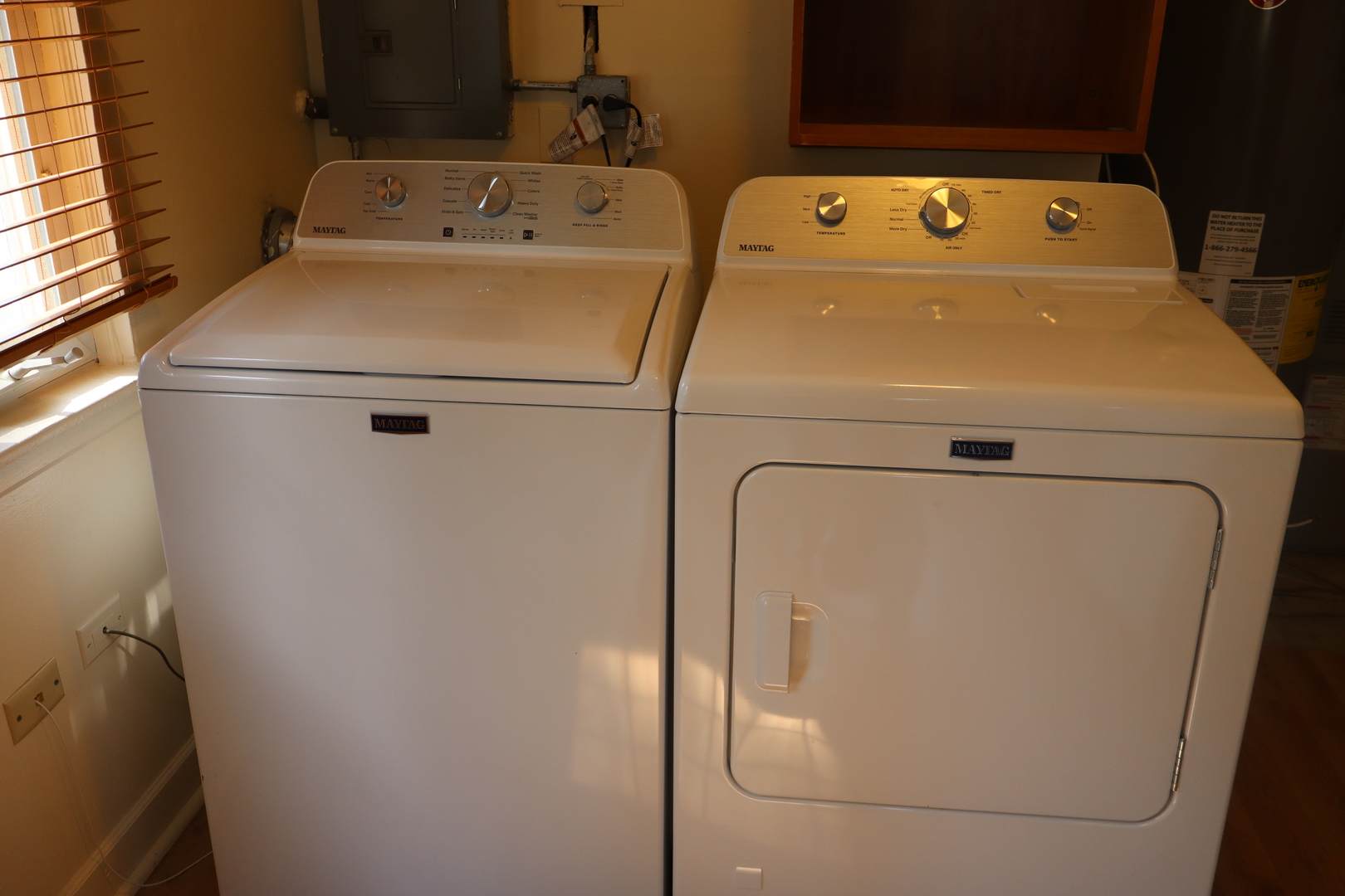 14832 KENNETH Avenue, Midlothian, IL 60445