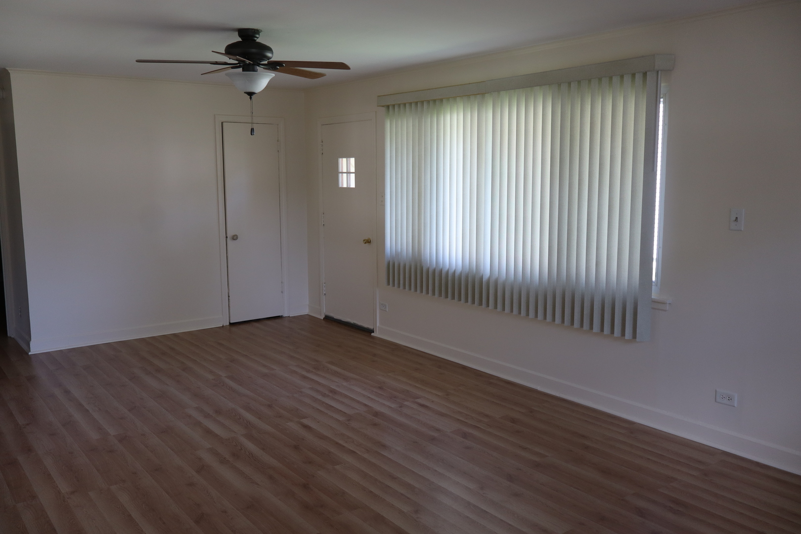 14832 KENNETH Avenue, Midlothian, IL 60445