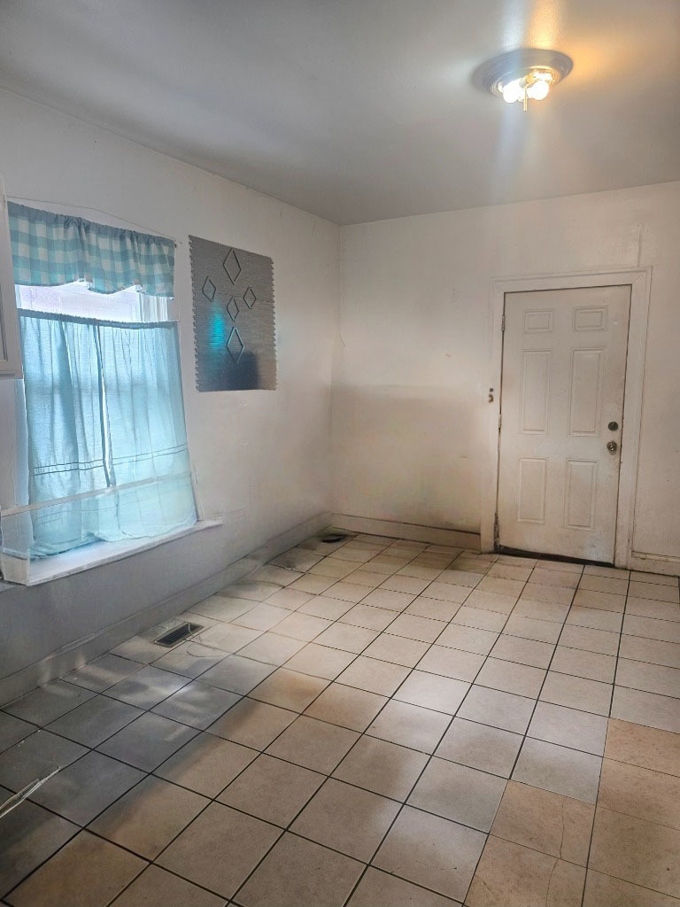 7644 S East End Avenue, Chicago, IL 60649