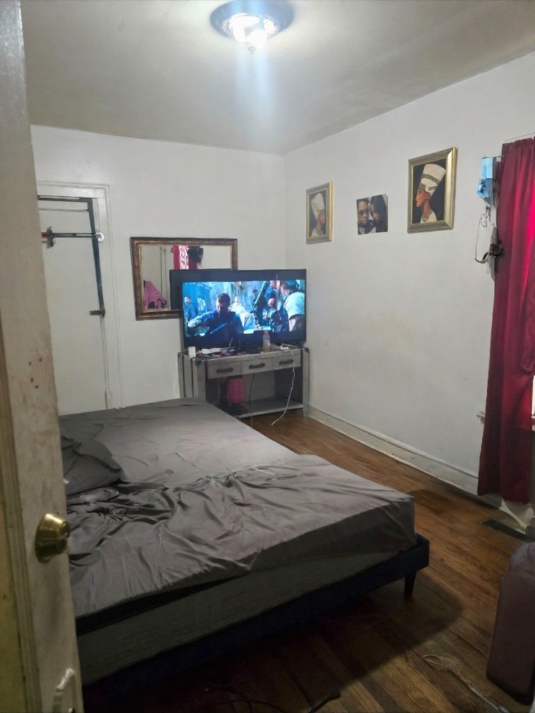 7644 S East End Avenue, Chicago, IL 60649