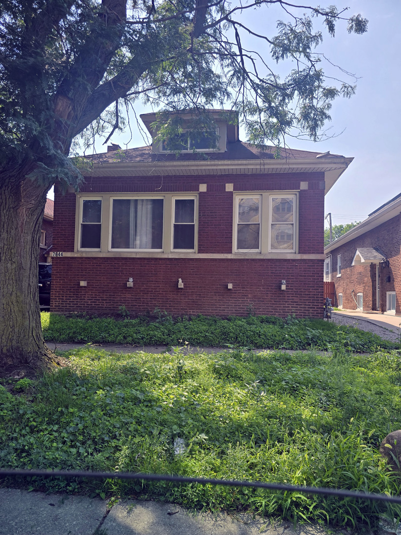7644 S East End Avenue, Chicago, IL 60649