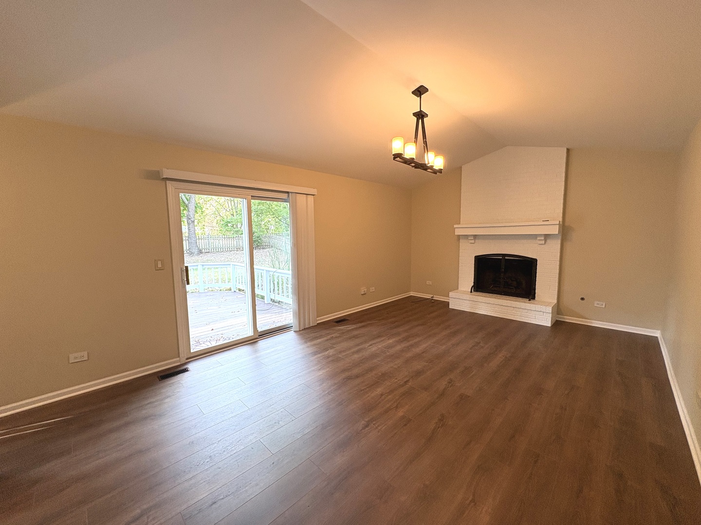 2024 Westfield Drive, Gurnee, IL 60031