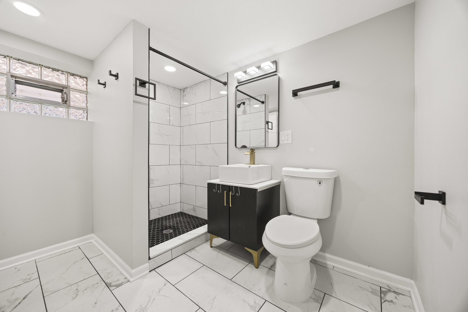 12106 S Emerald Avenue, Chicago, IL 60628