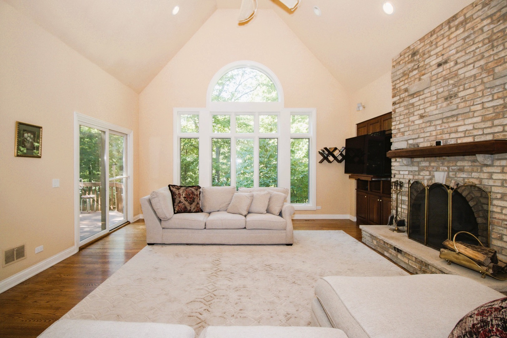 124 Ravine Lane, North Barrington, IL 60010