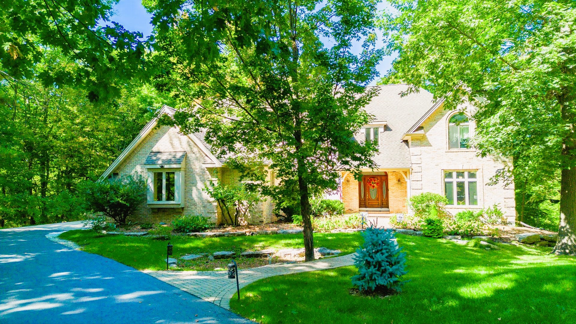 124 Ravine Lane, North Barrington, IL 60010