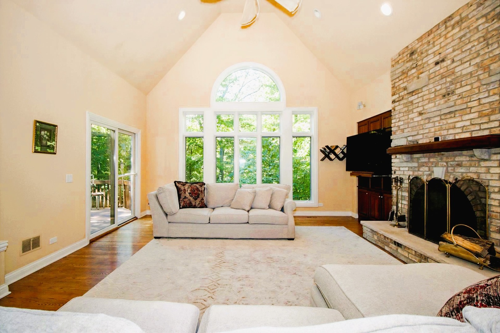 124 Ravine Lane, North Barrington, IL 60010