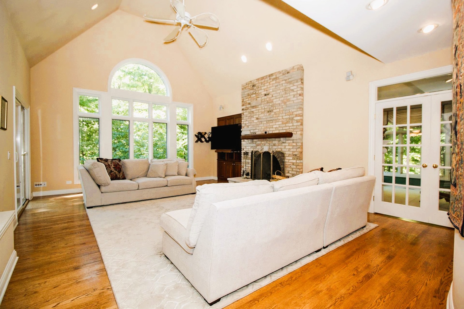 124 Ravine Lane, North Barrington, IL 60010