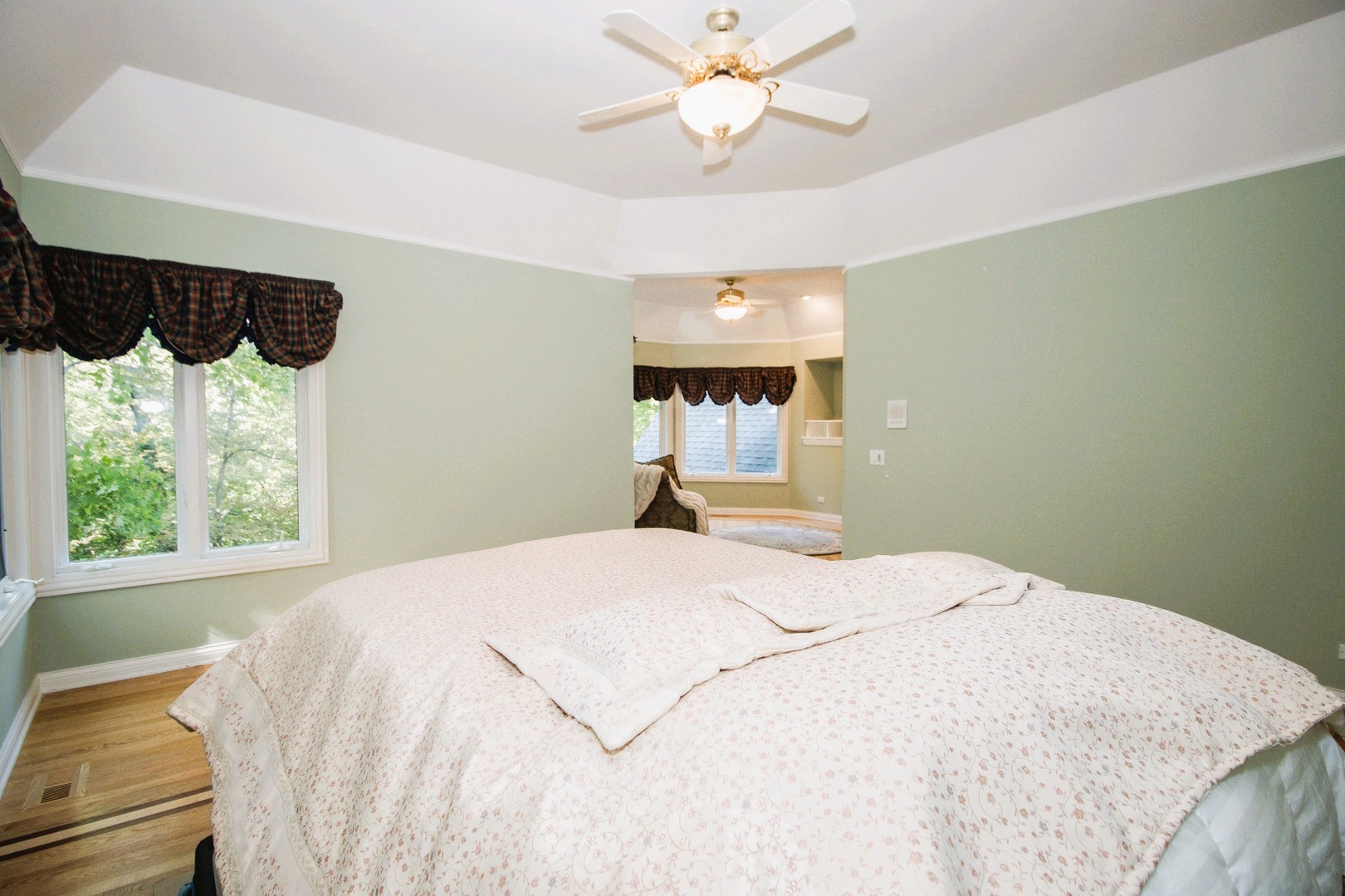 124 Ravine Lane, North Barrington, IL 60010