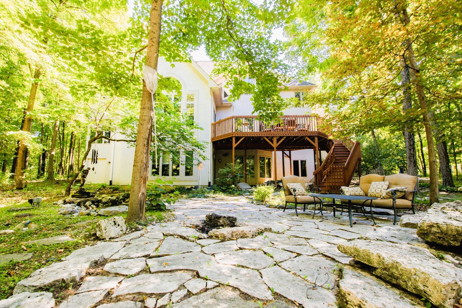 124 Ravine Lane, North Barrington, IL 60010