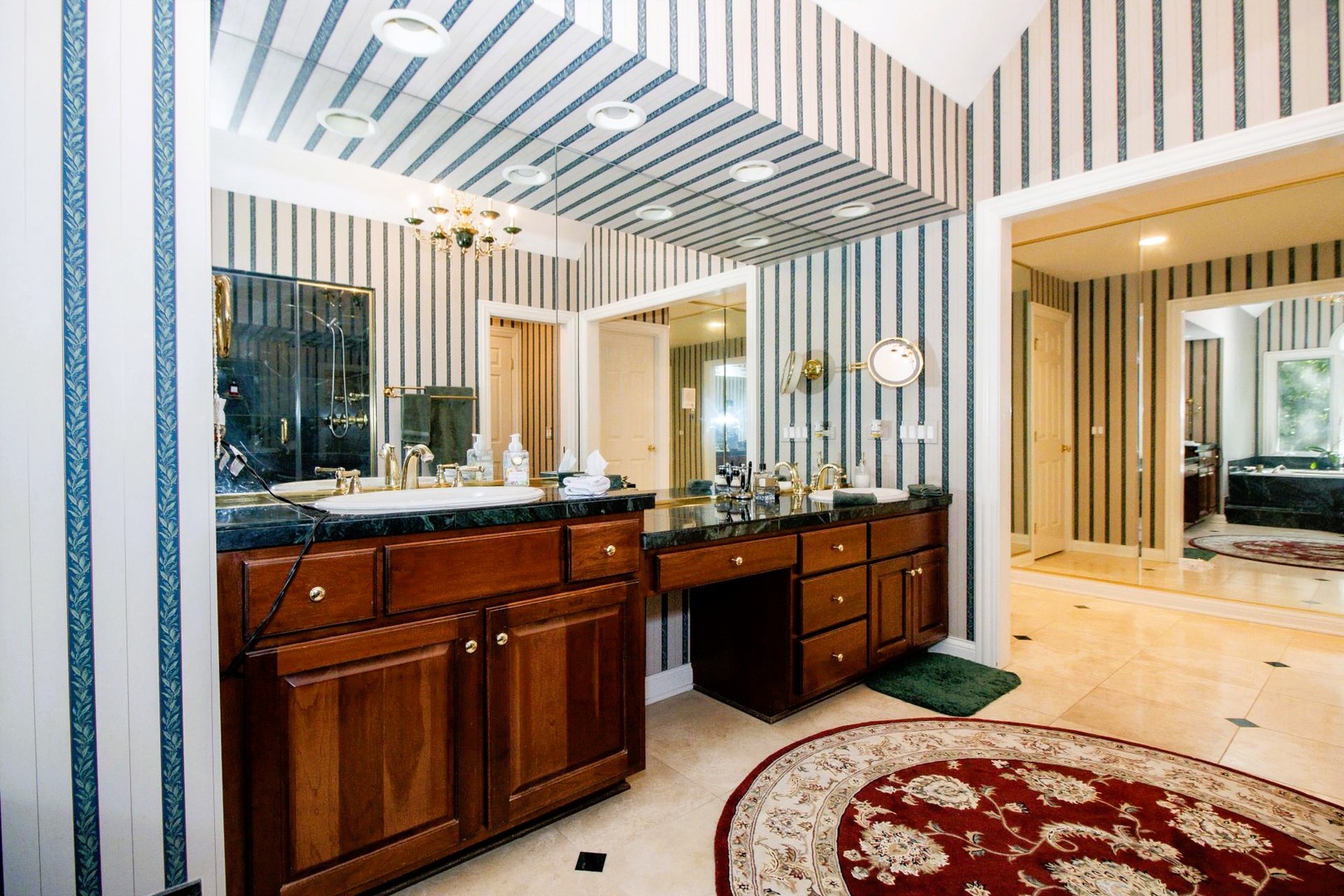 124 Ravine Lane, North Barrington, IL 60010