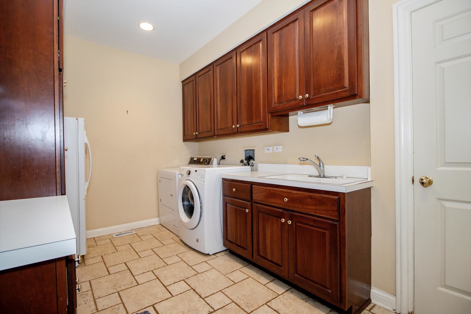 124 Ravine Lane, North Barrington, IL 60010