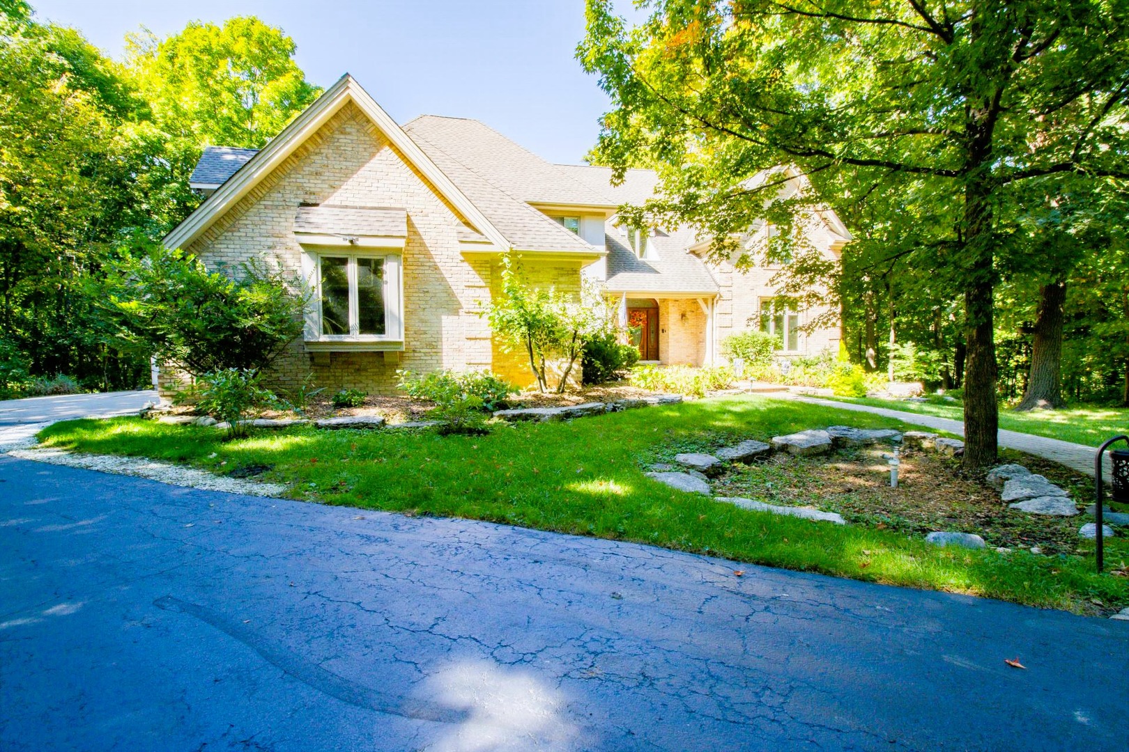 124 Ravine Lane, North Barrington, IL 60010