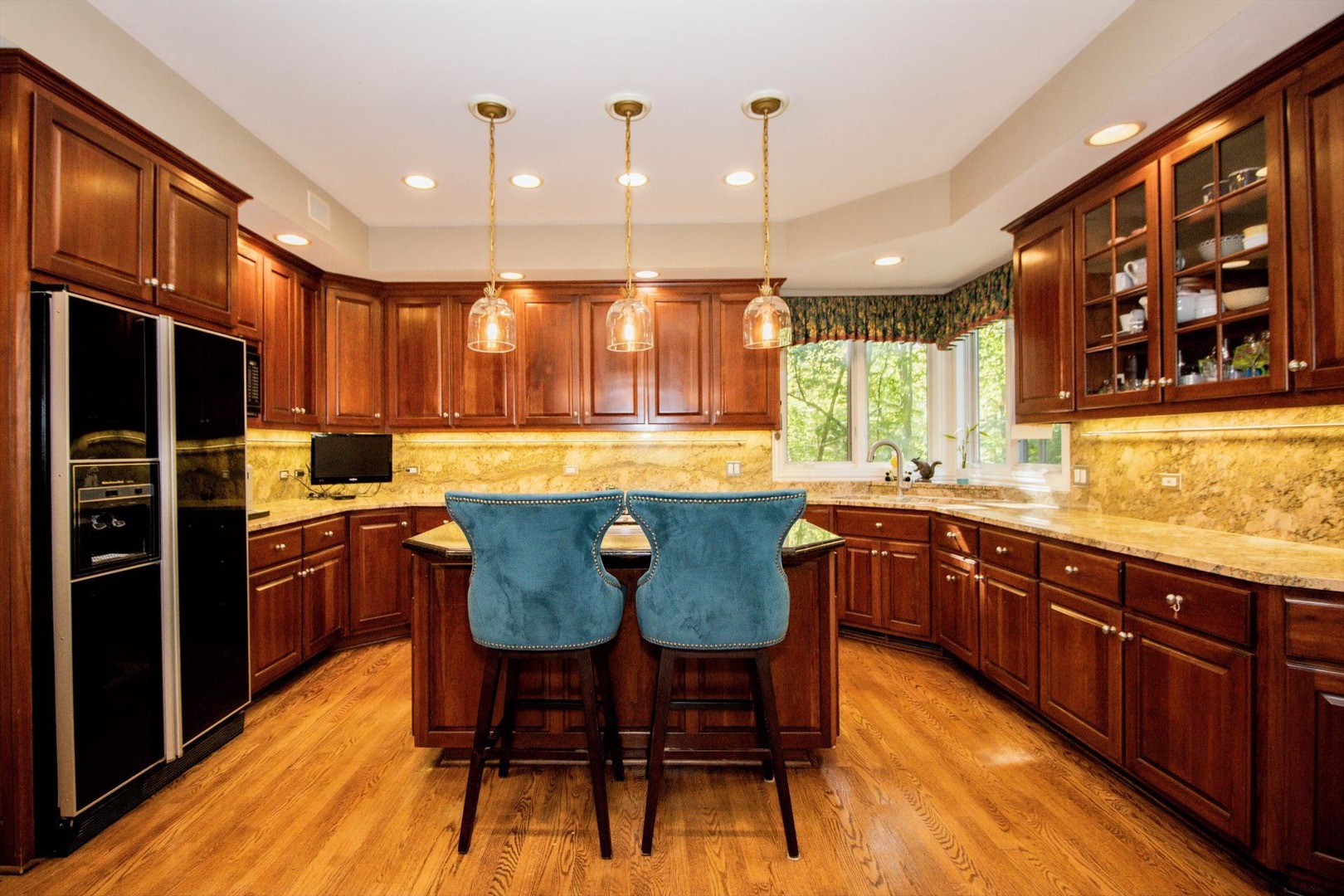 124 Ravine Lane, North Barrington, IL 60010