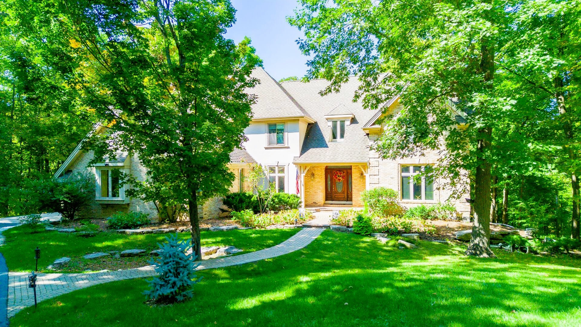 124 Ravine Lane, North Barrington, IL 60010