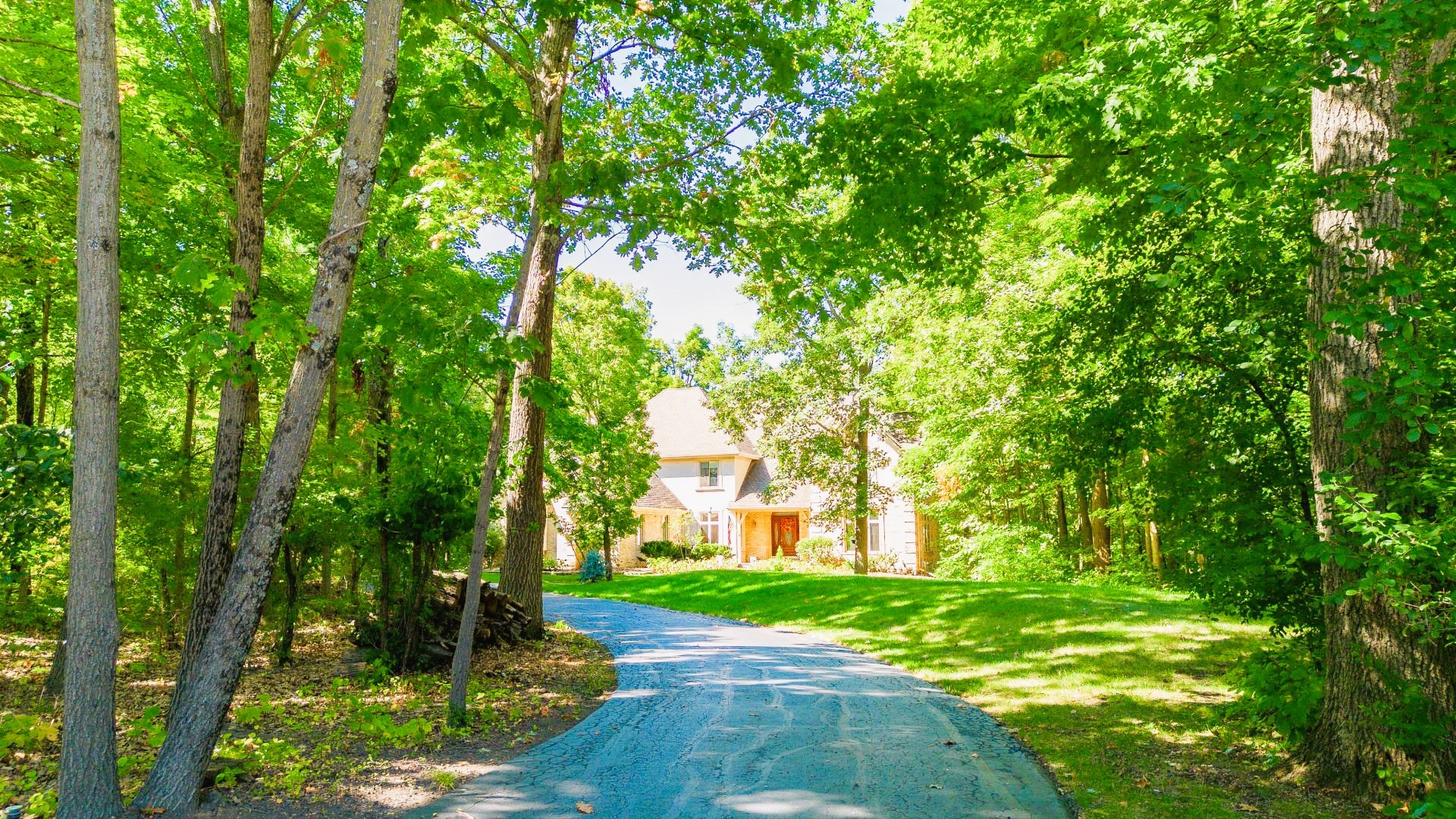 124 Ravine Lane, North Barrington, IL 60010