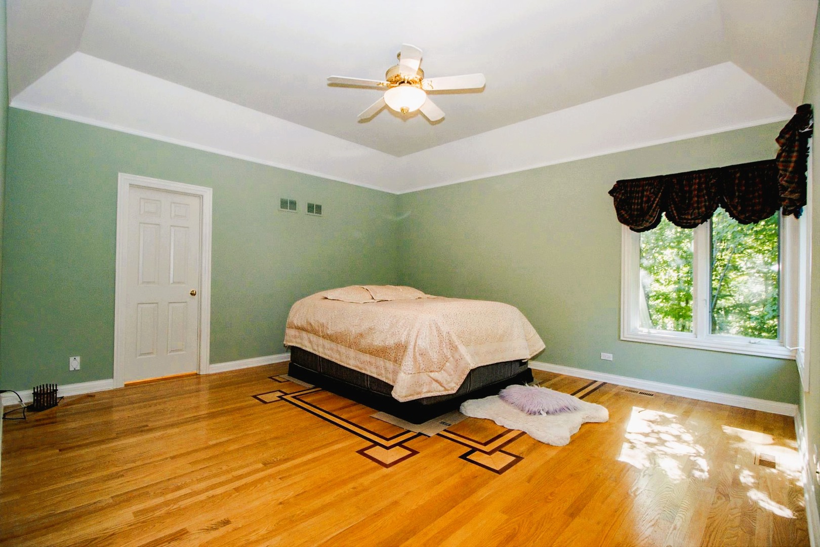 124 Ravine Lane, North Barrington, IL 60010